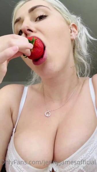 Jenny james jennyjamesofficial michael dare eat strawberry in sexy way onlyfans xxx porn on leaks.pics