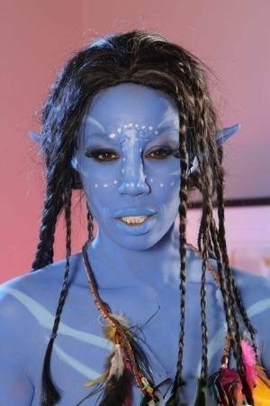 Cosplay beauty Misty Stone takes cock in nothing but blue body paint on leaks.pics