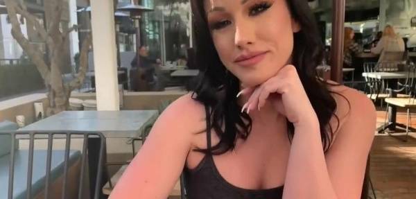 A Day with Jennifer White with Cumshot on leaks.pics