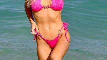Joy Corrigan Shows Off Her Sexy Bikini Body on the Beach in Miami on leaks.pics