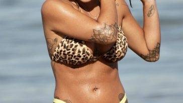 Ella Ding Shows Off Her Amazing Bikini Body at the Brighton Beach Huts on leaks.pics
