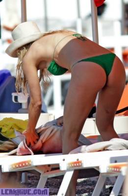 Leaked Michelle Hunziker Paparazzi Green Bikini Photos on leaks.pics
