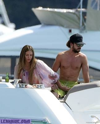  Heidi Klum Caught Grabbing Boyfriend’s Cock On A Yacht on leaks.pics