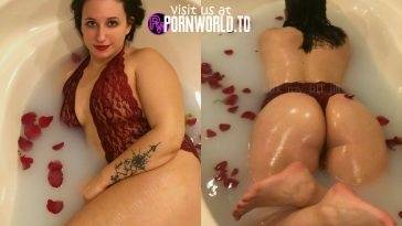 Daisyjacobs big size slut onlyfans  on leaks.pics