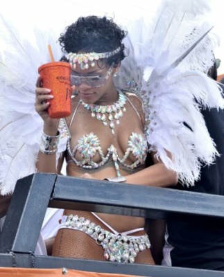 Rihanna Nip Slip Barbados Festival Photos Leaked - Barbados on leaks.pics