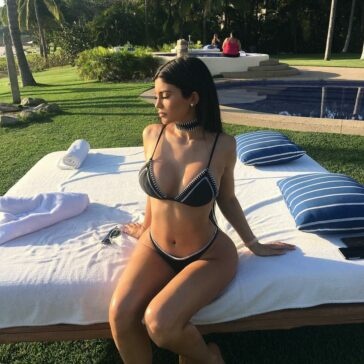 Kylie Jenner Thong Bikini Pool Candid Set Leaked - influencersgonewild.com - Usa