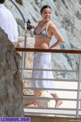 Michelle Rodriguez Caught in Bikini At Eden Roc Hotel in Antibes, France - France on leaks.pics