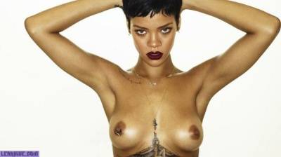 Sexy topless Rihanna for Unapologetic on leaks.pics