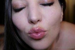 Orenda ASMR Close Up Kisses Video  on leaks.pics