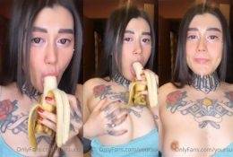 Yoursuccub OnlyFans Banana Sucking Video on leaks.pics