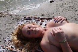 Livstixs Nude Beach Video  on leaks.pics