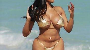 Porn Star Moriah Mills Showed Big Ass & Tits In Bikini ! on leaks.pics