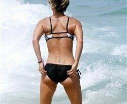 Kaley Cuoco Thick Booty Bikini Beach Pics - fapfappy.com