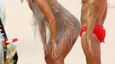 Rita Ora Looks Sensational as She Channels Baywatch in a Beautiful Dress on Sydney Beach on leaks.pics