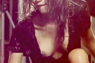 Zendaya Nipple Slip Behind-The-Scenes Of A Photo Shoot on leaks.pics