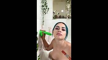 Jewelz Blu sucking a neon green dildo in the tub onlyfans porn videos on leaks.pics