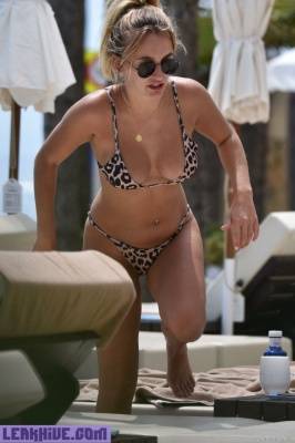 Tiffany Watson Paparazzi Thong Bikini Photos on leaks.pics
