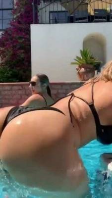 Nude Tiktok  Scarlett Johansson on her knees 26 what an ass on leaks.pics
