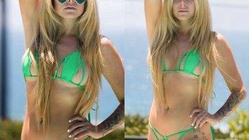 Avril Lavigne Sexy (13 Photos) [Updated] - fapfappy.com
