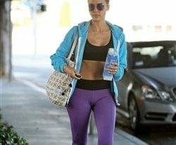 Jessica Alba Walking The Street In A Sports Bra & Yoga Pants on leaks.pics