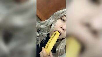 Alyssa Scott Onlyfans Banana Sucking and Boobies Squeezing XXX Videos Leaked on leaks.pics