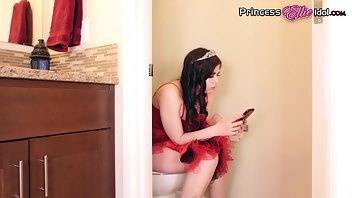 Ellie Idol prom queen struggles on the toilet xxx premium porn videos on leaks.pics