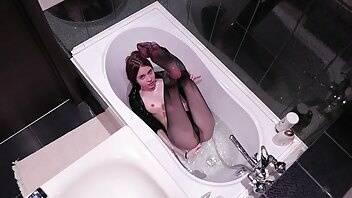 Yukki amey taking the bathtub in pantyhose xxx video on leaks.pics