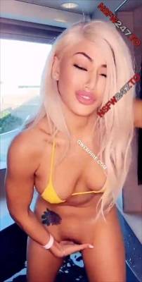 Gwen Singer yellow bikini tease snapchat premium xxx porn videos on leaks.pics