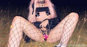 Belle Delphine Night Time Outdoor   on leaks.pics