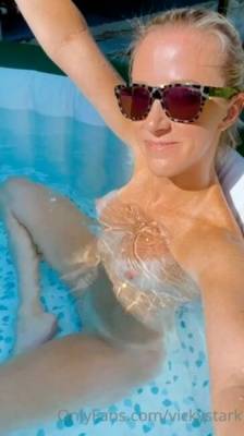 Vicky Stark Nude Hot Tub PPV Onlyfans Video Leaked - influencersgonewild.com