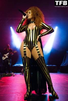 Kirby Flashes Her Areolas as She Performs at O2 Academy in Birmingham on leaks.pics