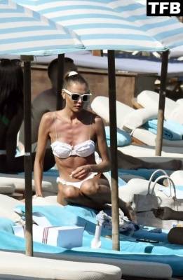 Alina Baikova Shows Off Her Sexy Figure on Holiday in Greece - Greece on leaks.pics