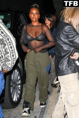 Justine Skye Flashes Her Nude Breasts After Enjoying Dinner in LA on leaks.pics