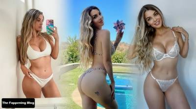 Emily Sears Shows Off Her Sexy Boobs & Butt on leaks.pics