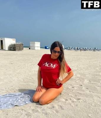 Claudia Romani Supports AC Milan on the Beach in Miami on leaks.pics
