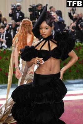 Normani Flaunts Her Sexy Tits & Abs at The 2022 Met Gala in NYC on leaks.pics