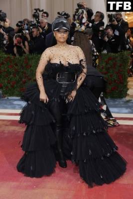 Nicki Minaj Displays Her Huge Boobs at The 2022 Met Gala in NYC on leaks.pics