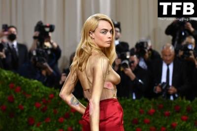 Braless Cara Delevingne Wows on the Red Carpet at The 2022 Met Gala in NYC on leaks.pics