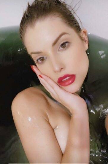 Amanda Cerny Nude  Bath Set  on leaks.pics