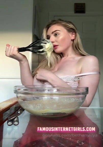Beth Lily NSFW Sexy Cooking Onlyfans Leak on leaks.pics