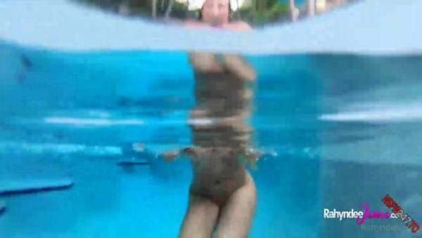 Rahyndee James - flaunting her curves underwater on leaks.pics
