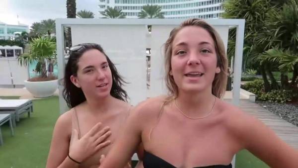 Sexy YouTuber Gretchen Gerahty Accidental Nip Slip Video on leaks.pics