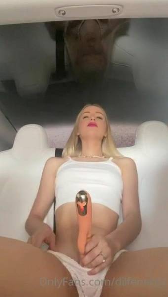 Dilfenergy Nude Masturbating in Car Porn Video  on leaks.pics