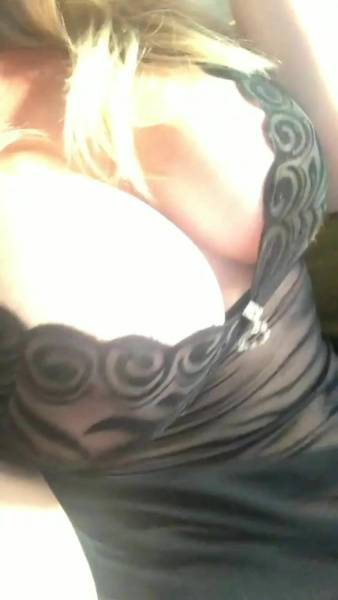 Melissa Debling topless on leaks.pics