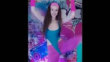 EmilyBloom dance MFC on leaks.pics