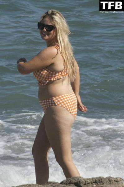 Emily Atack is Seen Having Fun by the Sea and Doing a Shoot on Holiday in Spain - Spain on leaks.pics
