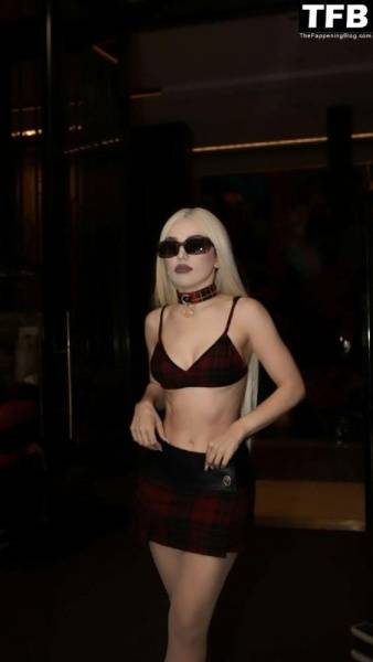 Ava Max Poses Outside of the Coach Fashion Show in New York - New York on leaks.pics