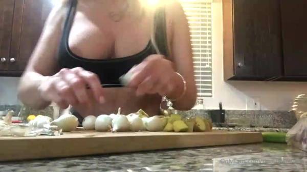 Christie Stevens christiestevens making dinner with adriana good thing at lest one onlyfans xxx porn on leaks.pics