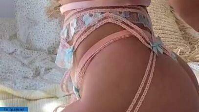 Pauline Tantot – naked selfie hot body on leaks.pics