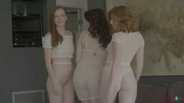 Emily Bloom Nude Lesbian Photoshoot Video  on leaks.pics